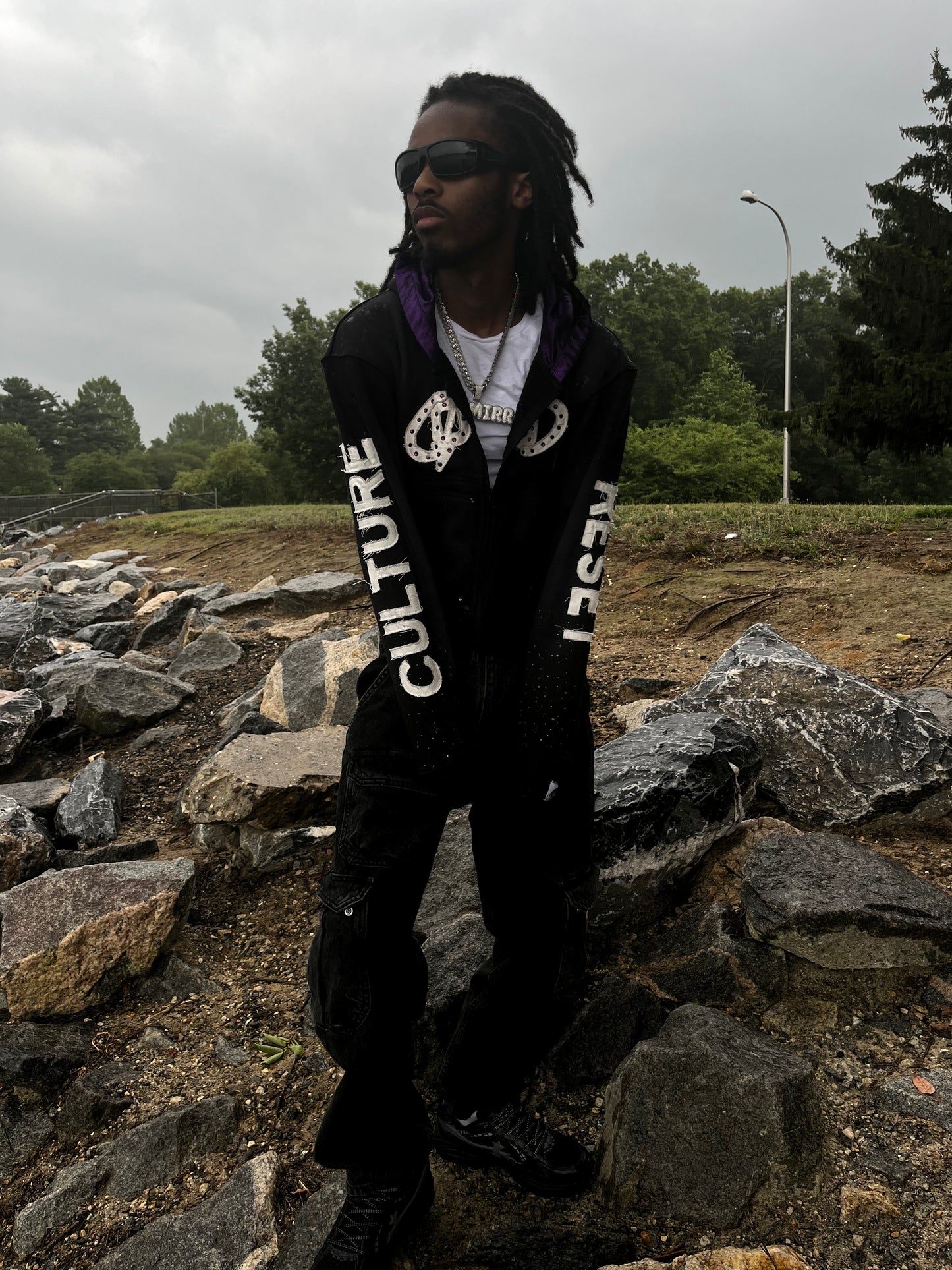 “THE RESET” Zip up (black)
